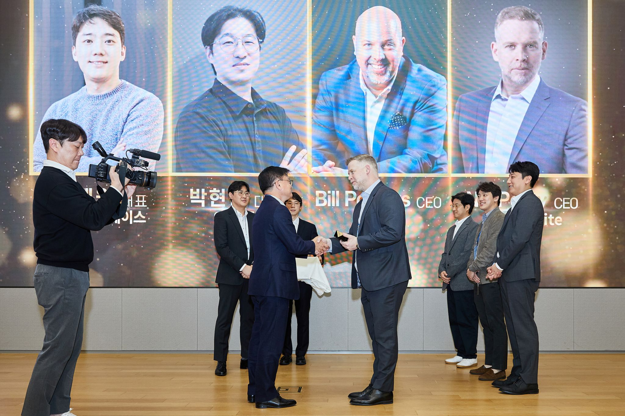 Cyberwrite CEO Nir Perry and Samsung Fire and Marine Insurance executives at the 2025 C-Lab Outside Global Innovation event